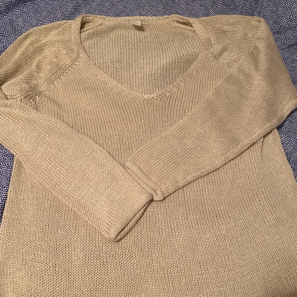 H&M v neck cream fishnet sweater